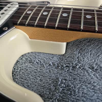 Squier SQ Series 3 bolt Stratocaster 1983-1984 - White image 6