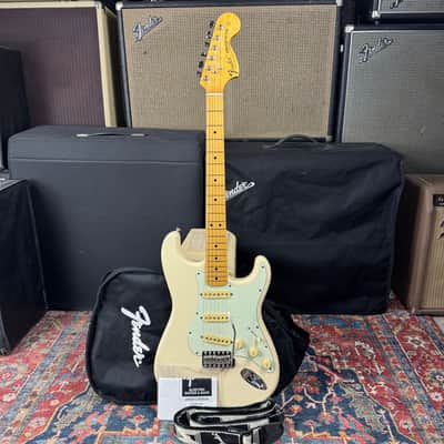 *Video* 1968 Fender Stratocaster Reissue Model ST68-92TX Made in Japan - 2006 image 2
