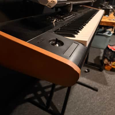 Korg KRONOS 2 88-Key Digital Synthesizer Workstation 2014 - Present - Black/Wood image 2