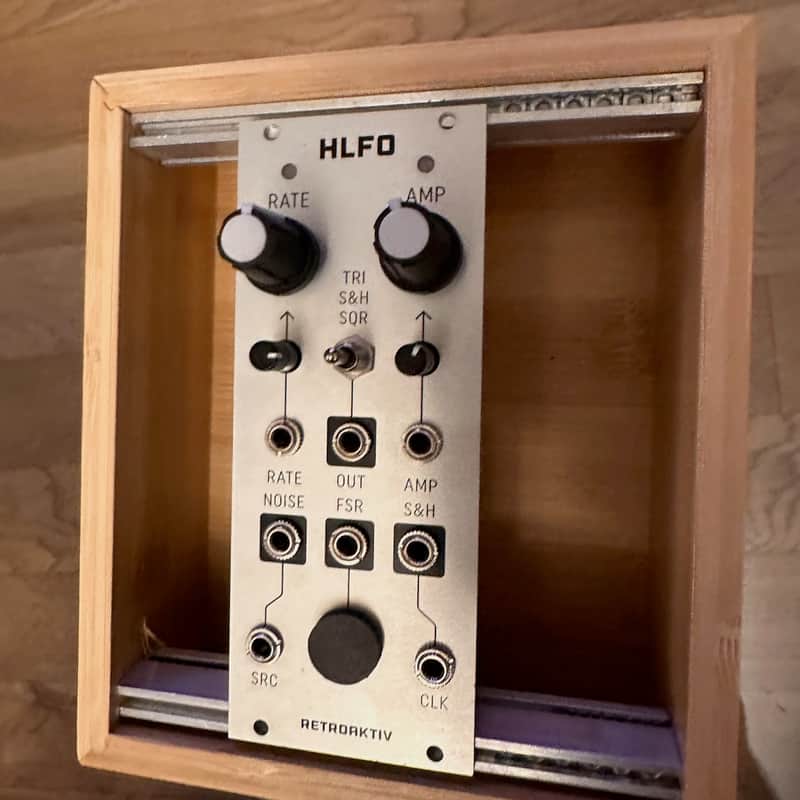 Retroaktiv HLFO haptik performance LFO FSR S&H eurorack module image 1