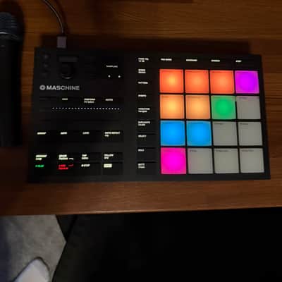 Native Instruments Maschine Mikro MKIII - Black image 1