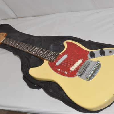 Fender Japan MG69 ' Mustang Yellow White Electric Guitar Ref No 7689 image 1