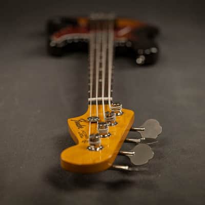 Fender Jazz Bass 62 RI 1989 - 3-Tone Sunburst image 16
