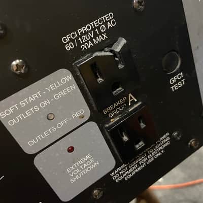 Furman balanced power isolation transformer IT-1230 2000 Black image 7