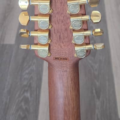 Ovation CC245 Celebrity 2000s - Honeyburst image 8