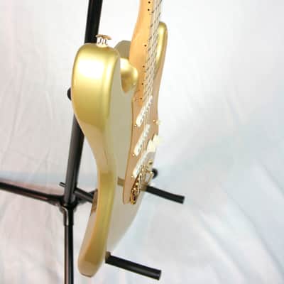Fender Fender Stratocaster 50th Anniversary Aztec Gold 2004 - Aztec Gold image 4