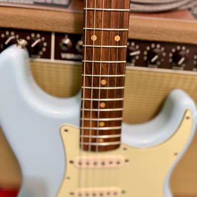 Fender Vintera III Early '60s Stratocaster, Rosewood Fingerboard, Sonic Blue 2026 image 5