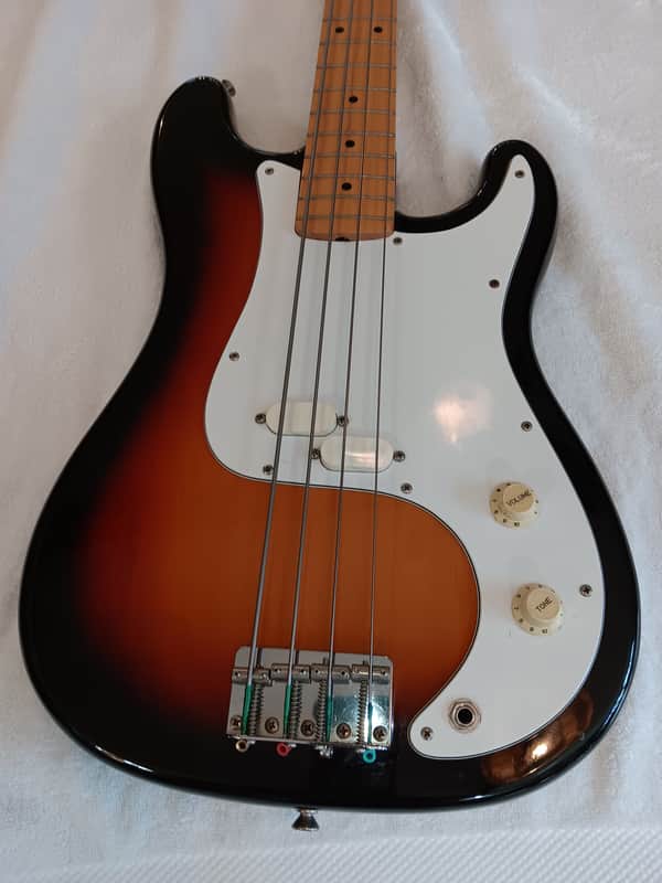 Squier Bullet Bass 1983- sunburst image 1