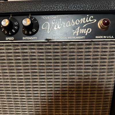 Fender "Custom" Vibrasonic 100-Watt 1x15" Guitar Combo 1995 - 1996 - Black image 4