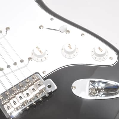 Fender Japan STRATOCASTER 1994~1995 Electric guitar Ref No.6321 image 4