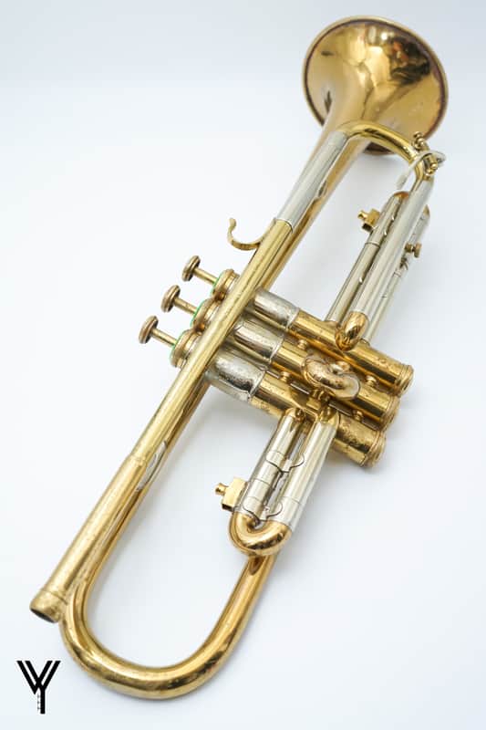 Olds "The Olds" Bb Trumpet 1944 - Lacquer image 1