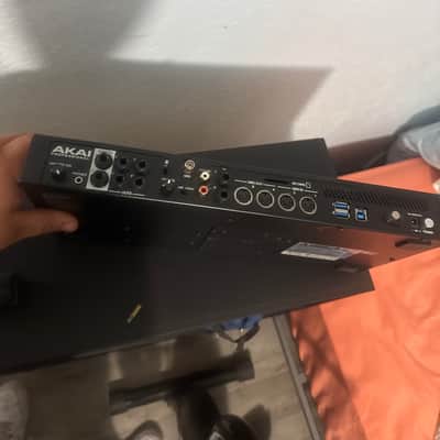 Akai MPC Live Standalone Sampler / Sequencer 2017 - 2020 - Black image 2