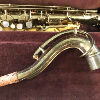 Buescher Aristocrat Big B Professional Bb Tenor Saxophone 1945 - Lacquer image 4