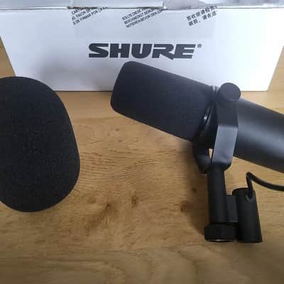Shure SM7B Cardioid Dynamic Microphone - Present - Black image 1