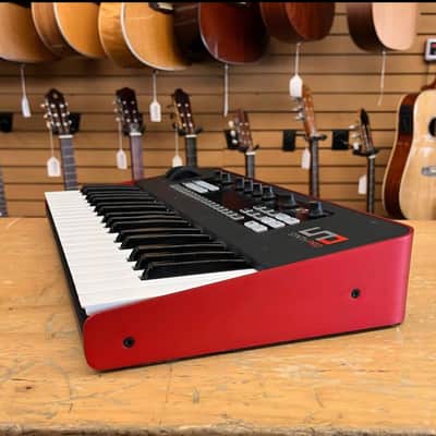 IK Multimedia Uno Synth Pro 37 Red and Black image 4