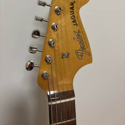 Fender Vintera '60s Jaguar with Pau Ferro Fretboard 2019 - 2023 - 3-Color Sunburst - Upgraded image 8