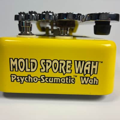 Snarling Dogs Mold Spore Wah 1990s - Yellow image 10