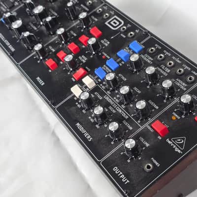 Behringer Model D Analog Desktop Synthesizer - 3-Oscillator Monophonic Synth image 3