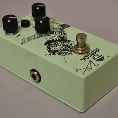 Walrus Audio Voyager Preamp/Overdrive Effect Pedal Green w/Box image 2