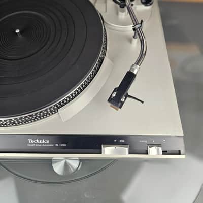 *Fully Serviced* Technics SL-3200 Direct Drive Automatic Turntable image 3