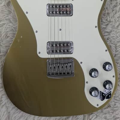 Mint Schecter 2147-SHC 6-String RH PT Fastback Electric Guitar – Gold Top image 3