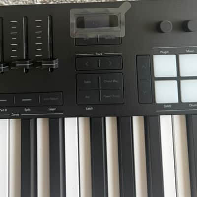 Novation Launchkey 61 MKIV MIDI Keyboard Controller 2024 - Present - Black image 2