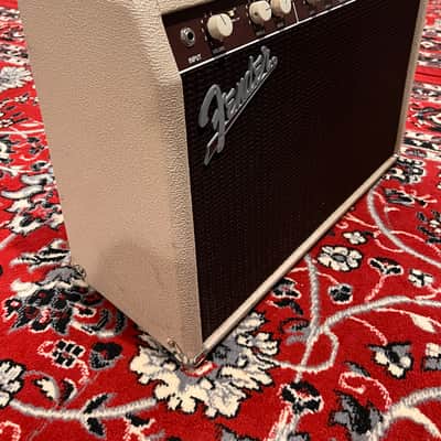 Fender Super-Sonic 22 2-Channel 22-Watt 1x12" Guitar Combo 2010 - Present - Blonde with Weber speaker image 2