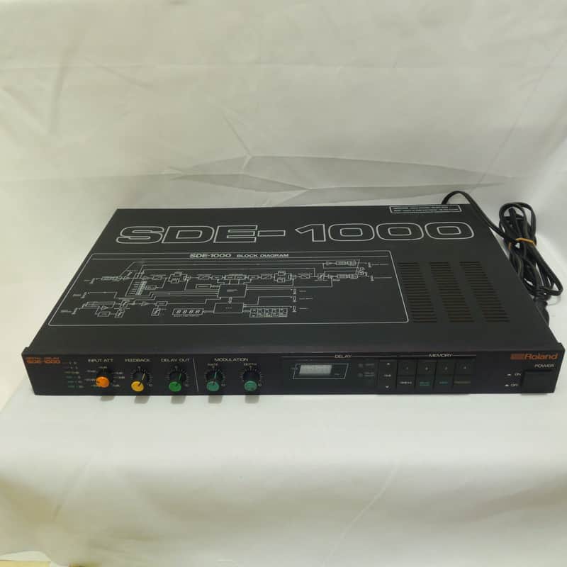 Roland SDE-1000 Digital Delay | Reverb Canada