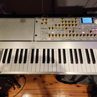 Korg Radias 2000s - Silver, complete with Keyboard and stand