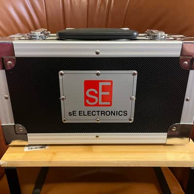 Immagine sE Electronics sE Electronics sE4400 Large-diaphragm Condenser Microphone with Shockmount 2026 - Black - 4