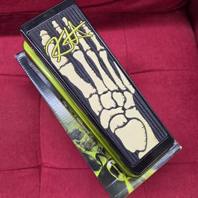 Dunlop KH95 Kirk Hammett Signature Cry Baby Wah - Green image 2
