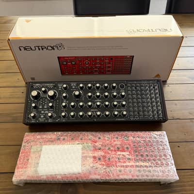 Behringer Neutron Paraphonic Analog and Semi-Modular Synthesizer + Audio Parasites Black Panel image 5