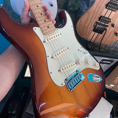 Fender American Deluxe 2015 Honey burst image 1