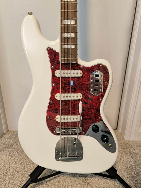 Squier Vintage Modified Bass VI