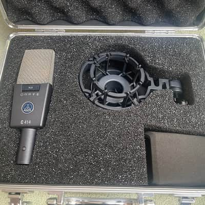AKG C414 XLS Large Diaphragm Multipattern Condenser Microphone 2010s - Black image 1