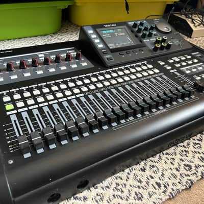 TASCAM DP-32SD 32-track Digital Portastudio 2014 - Present - Black image 3