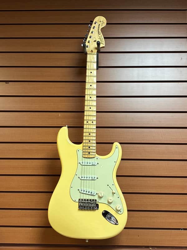 Fender Yngwie Malmsteen Artist Series Signature Stratocaster with Maple Fretboard 2006 - Vintage White image 1