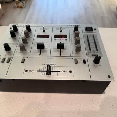 Pioneer DJM 300 1999 - Silver image 1
