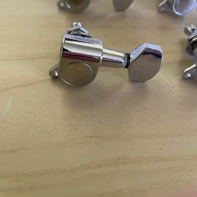 Squier Strat Affinity 2020 - Chrome image 2