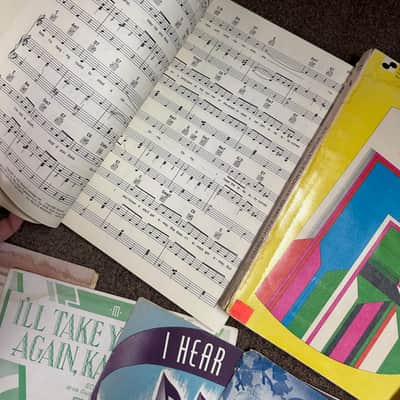Lot of 11 Vintage Piano Books including Annie, Broadway, Waltz, & More!! image 4
