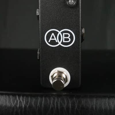 JHS Mini A/B Switch image 1