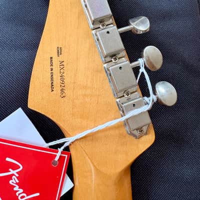Fender Vintera II Road Worn '60s Stratocaster 2024 - 2026 - Lake Placid Blue image 8