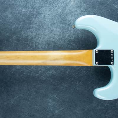 Fender Limited Edition Vintera II Road Worn 60 Strat Sonic Blue MX25159145 image 3