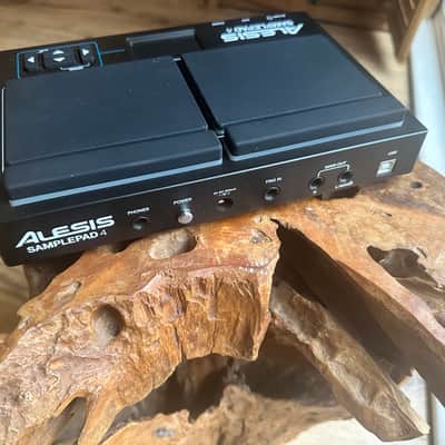 Alesis SamplePad 4 Compact 4-Pad Percussion and Sample-Triggering Instrument 2010s - Black image 2