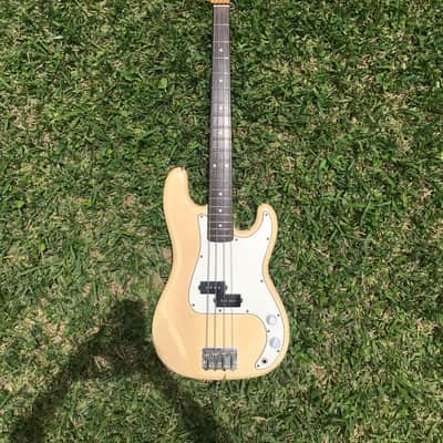 Squier Medium Scale 32'' Precision Bass 1985/1986 Made in Japan (MIJ) image 14