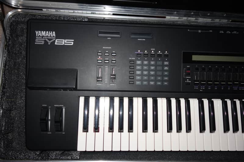 Yamaha Sy-85 Synth 1992 Black