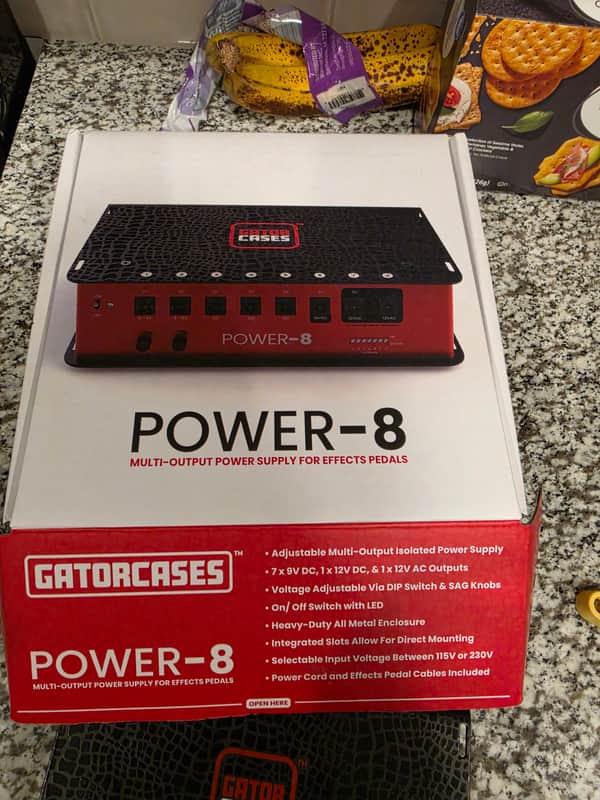 Gator GTR-PWR-8 Power Supply With 8 Isolated Outputs 2010s - Black image 1