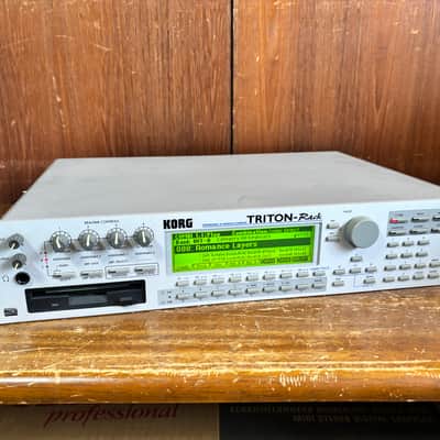 Korg Triton Rack Synthesizer/Sampler Workstation Ver 1.5.3 w/ power supply full simm SCSI