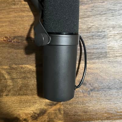 Shure SM7B Genuine Cardioid Dynamic Microphone 2001 - Present - Black image 7