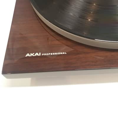 Akai BT500 Belt-Drive Bluetooth Turntable image 6